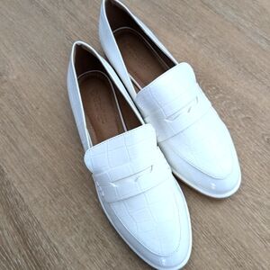Brand new White Loafer